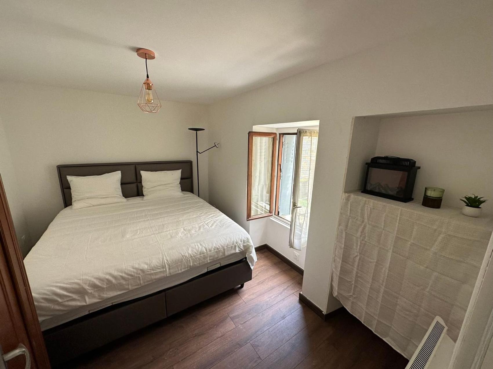 Appartement Calme Moderne Proche De Disneyland Wifi & Cafe Gratuit & Arrivee Autonome Bussy-Saint-Georges Luaran gambar
