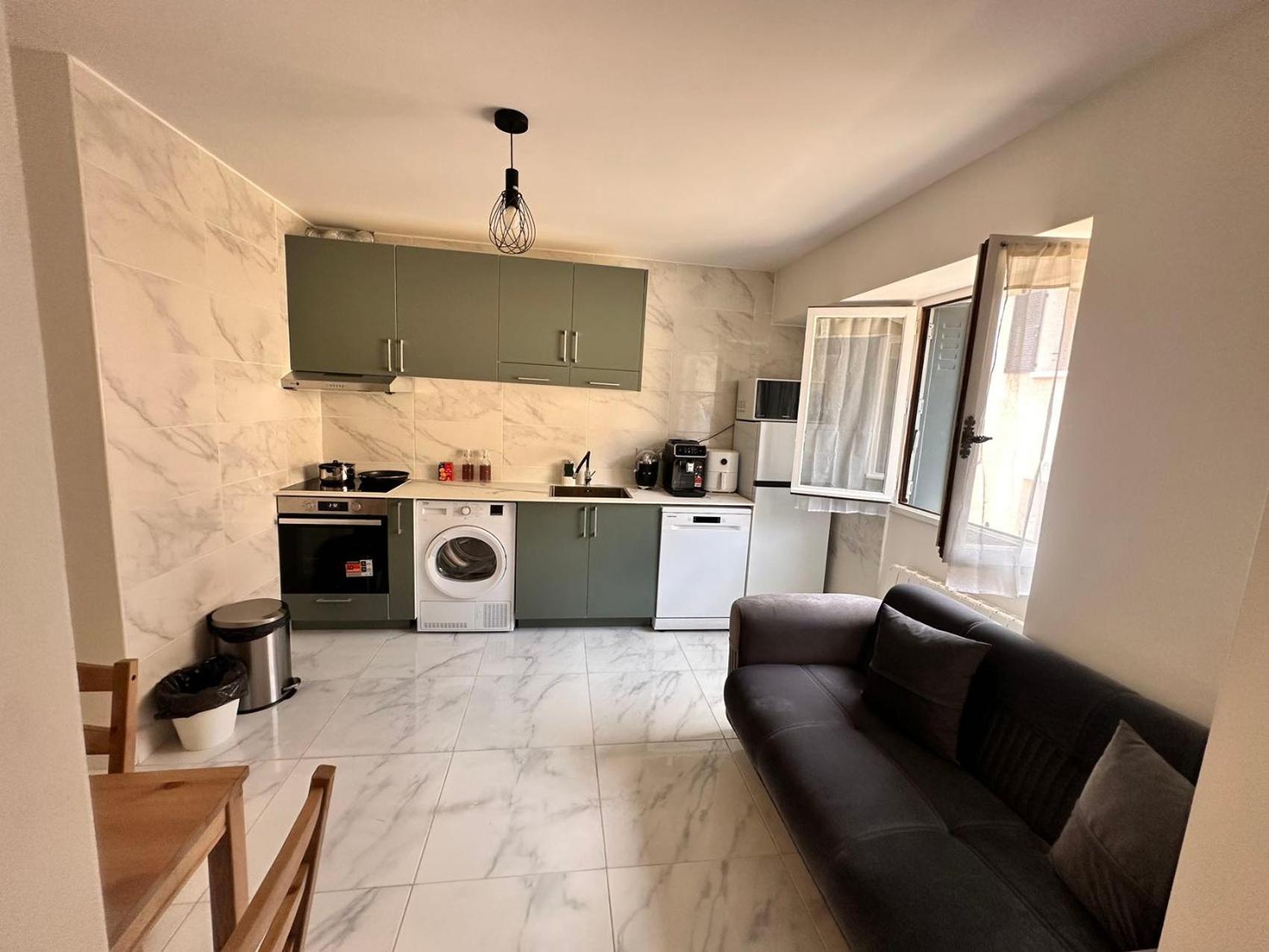 Appartement Calme Moderne Proche De Disneyland Wifi & Cafe Gratuit & Arrivee Autonome Bussy-Saint-Georges Luaran gambar