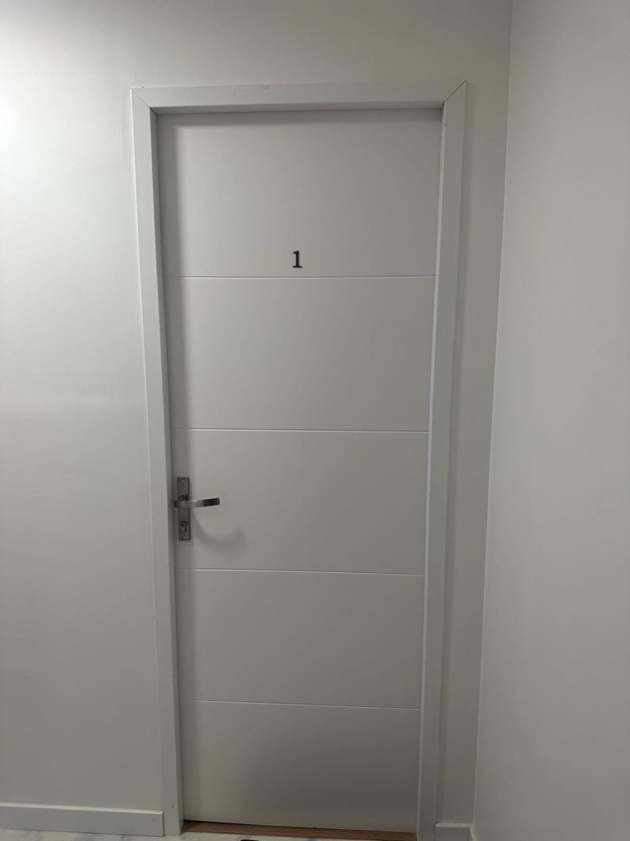 Appartement Calme Moderne Proche De Disneyland Wifi & Cafe Gratuit & Arrivee Autonome Bussy-Saint-Georges Luaran gambar
