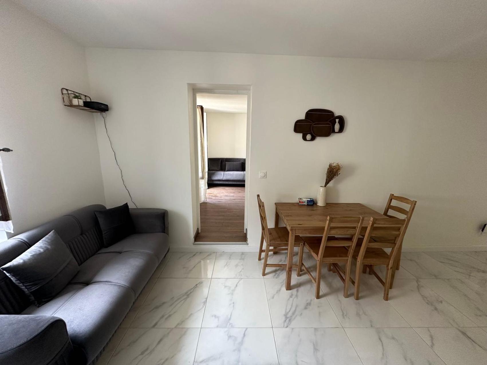 Appartement Calme Moderne Proche De Disneyland Wifi & Cafe Gratuit & Arrivee Autonome Bussy-Saint-Georges Luaran gambar