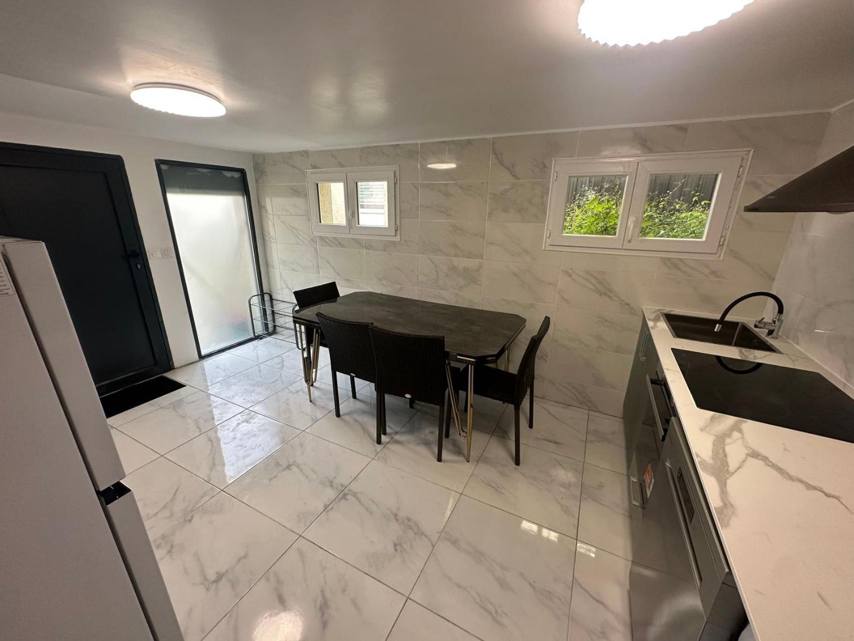 Appartement Calme Moderne Proche De Disneyland Wifi & Cafe Gratuit & Arrivee Autonome Bussy-Saint-Georges Luaran gambar