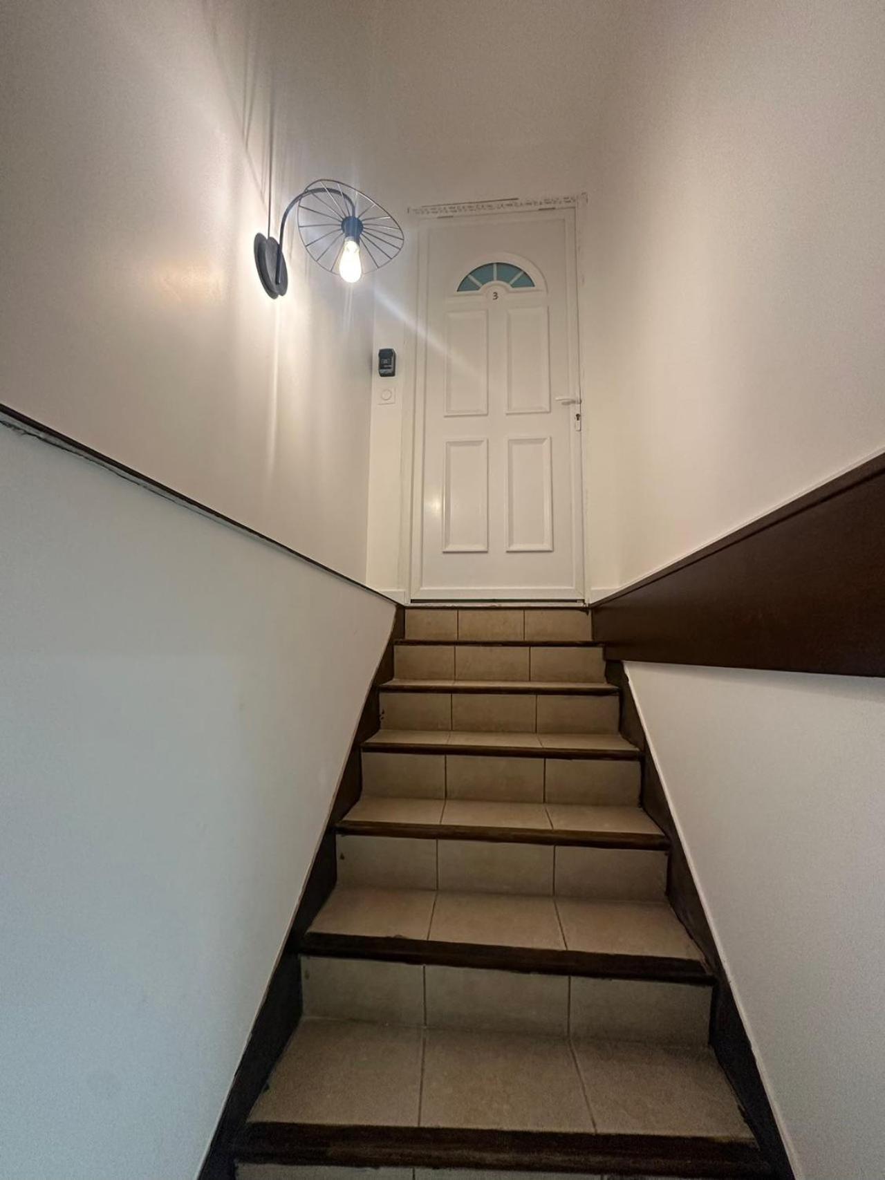 Appartement Calme Moderne Proche De Disneyland Wifi & Cafe Gratuit & Arrivee Autonome Bussy-Saint-Georges Luaran gambar