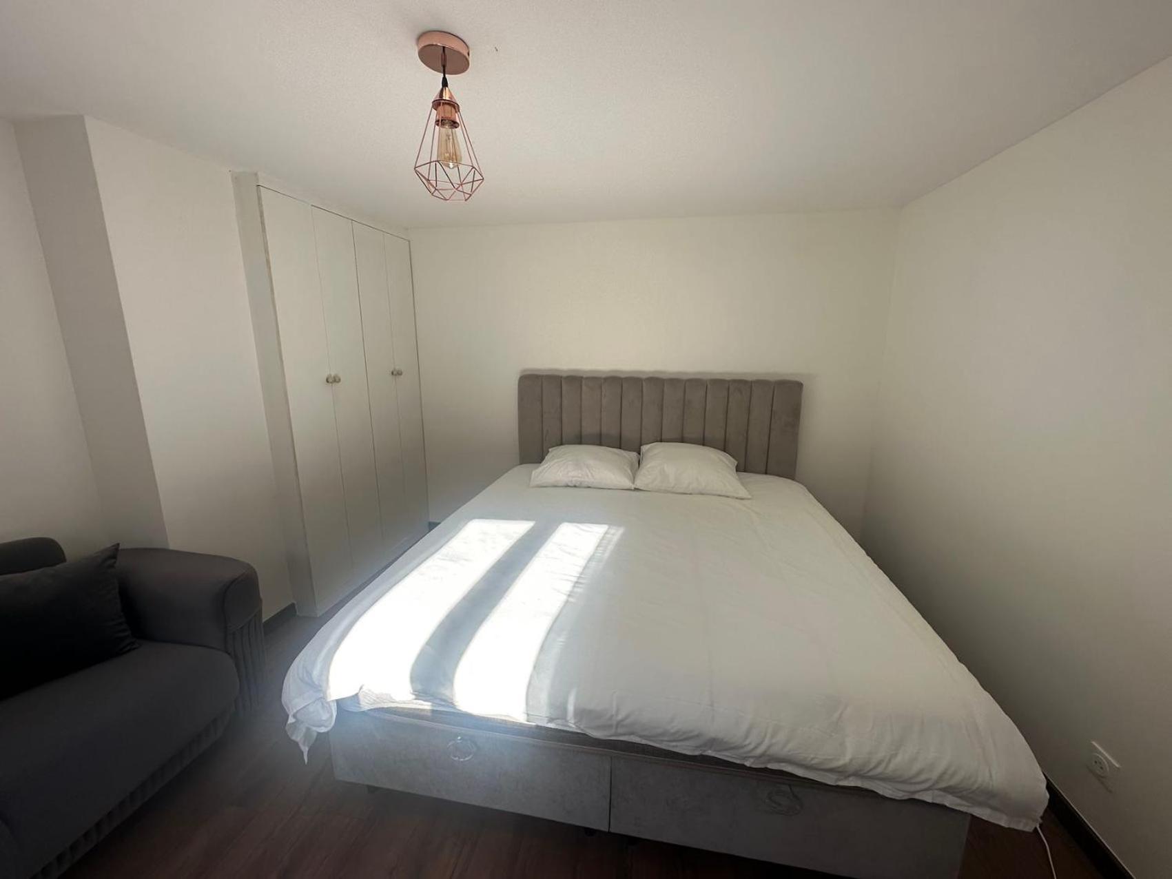Appartement Calme Moderne Proche De Disneyland Wifi & Cafe Gratuit & Arrivee Autonome Bussy-Saint-Georges Luaran gambar