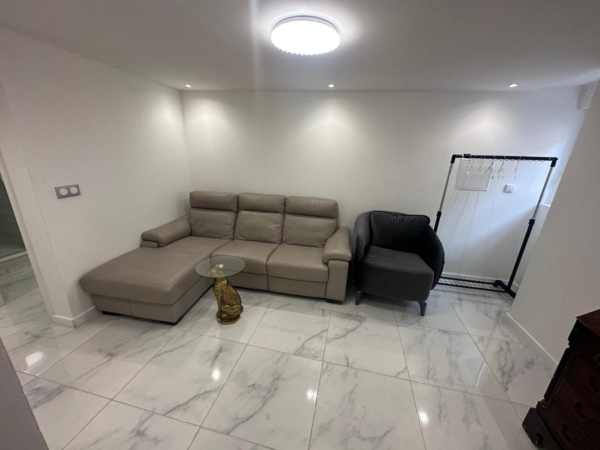 Appartement Calme Moderne Proche De Disneyland Wifi & Cafe Gratuit & Arrivee Autonome Bussy-Saint-Georges Luaran gambar