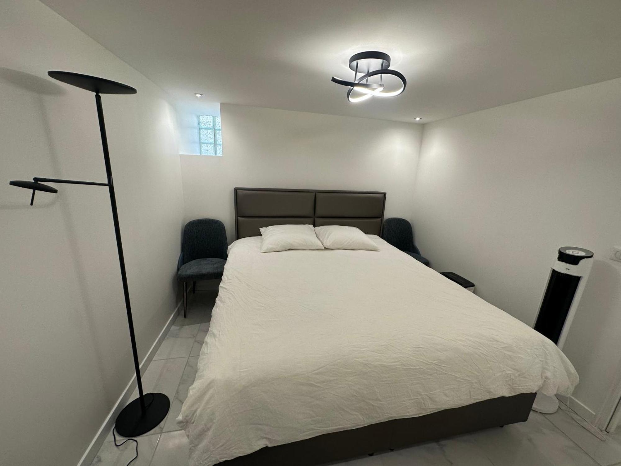 Appartement Calme Moderne Proche De Disneyland Wifi & Cafe Gratuit & Arrivee Autonome Bussy-Saint-Georges Luaran gambar