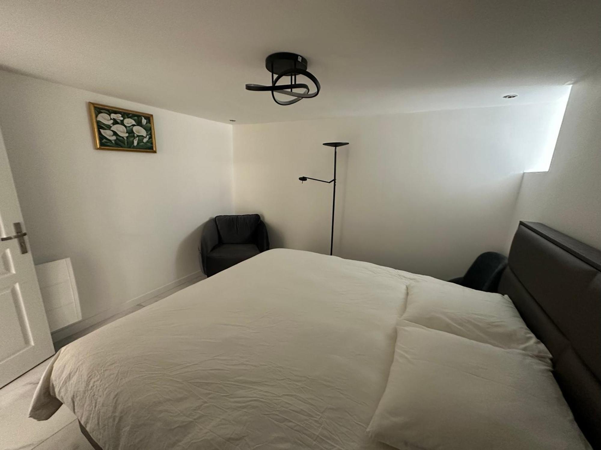 Appartement Calme Moderne Proche De Disneyland Wifi & Cafe Gratuit & Arrivee Autonome Bussy-Saint-Georges Luaran gambar