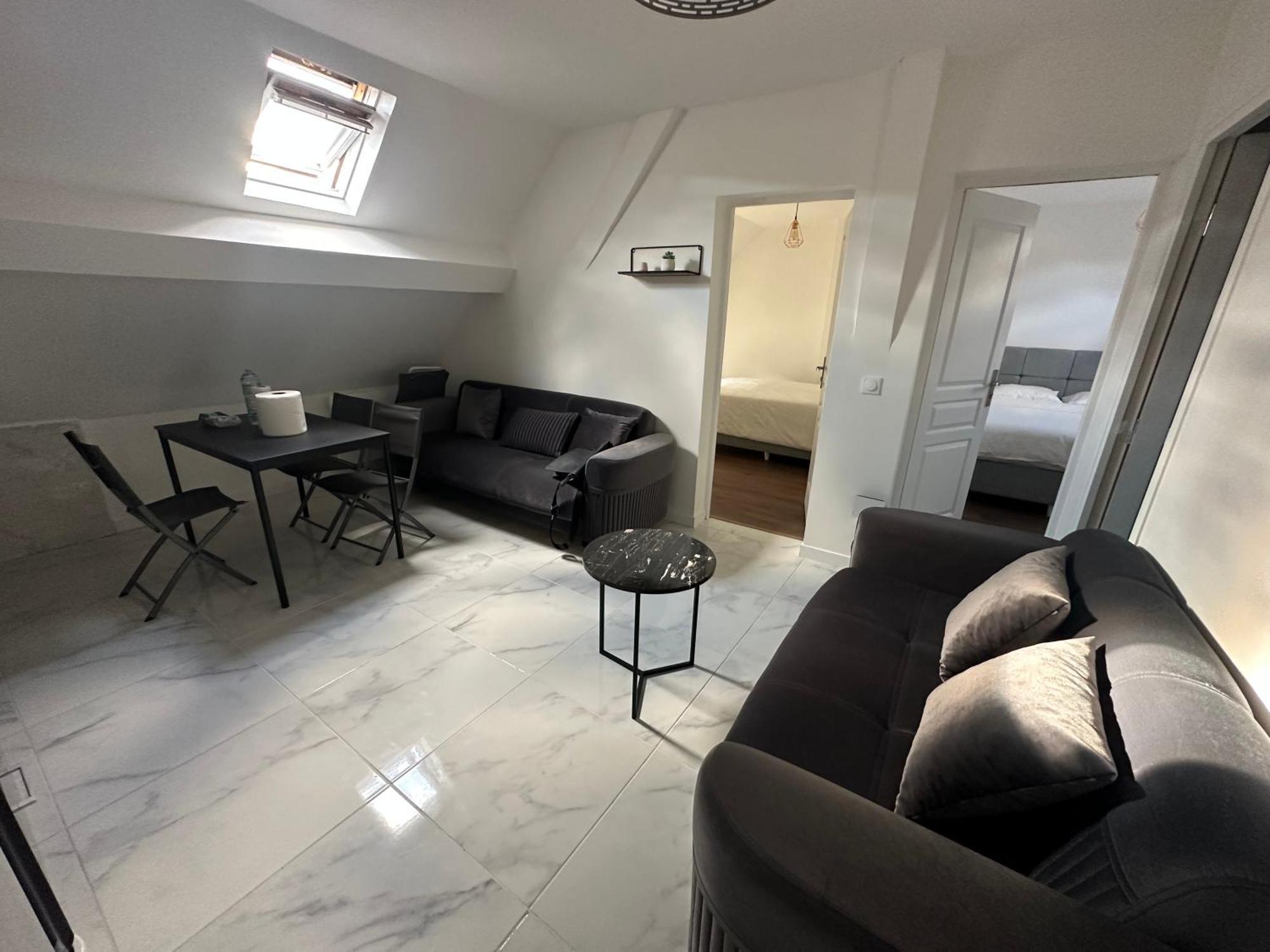 Appartement Calme Moderne Proche De Disneyland Wifi & Cafe Gratuit & Arrivee Autonome Bussy-Saint-Georges Luaran gambar