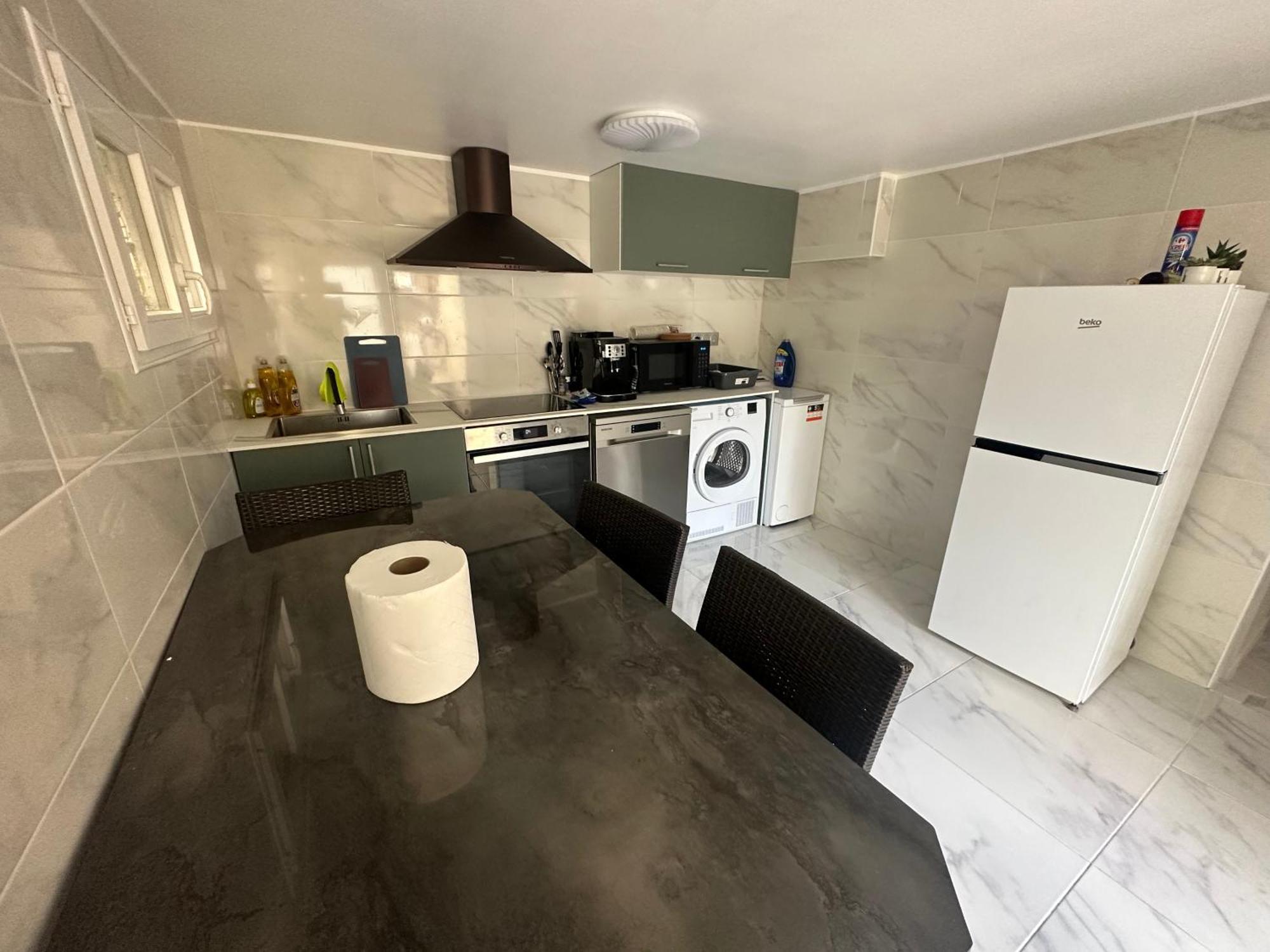 Appartement Calme Moderne Proche De Disneyland Wifi & Cafe Gratuit & Arrivee Autonome Bussy-Saint-Georges Luaran gambar
