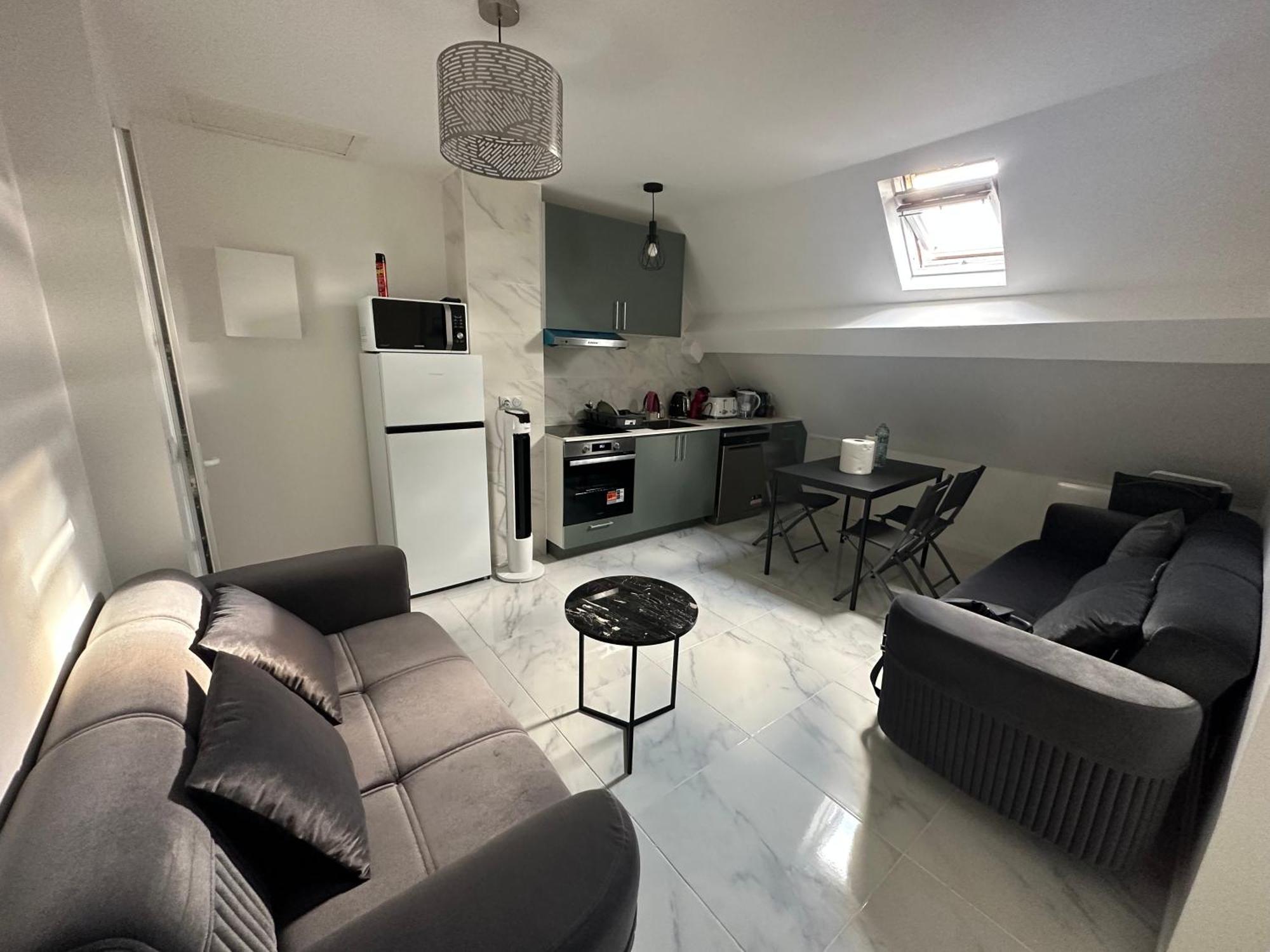 Appartement Calme Moderne Proche De Disneyland Wifi & Cafe Gratuit & Arrivee Autonome Bussy-Saint-Georges Luaran gambar